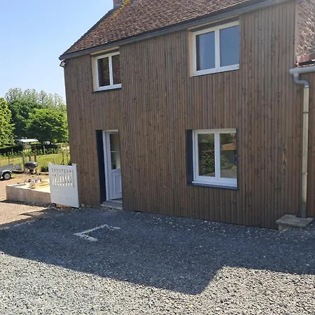 ホームステイ Chez Denis Pont-d'Ouilly